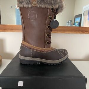 London Fog Snow Boots with fur trim